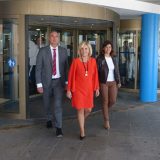 Sanidad descarta de plano utilizar el policlínico y prioriza la radioterapia