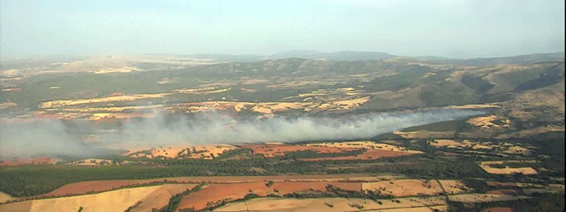 El viento dificulta el control de un fuego de nivel 1 en <h3 class='enlacePalabraNoticia'>Riaza</h3>