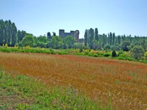 GR88 castillo de Castilnovo “en íntima competencia con la naturaleza”.
