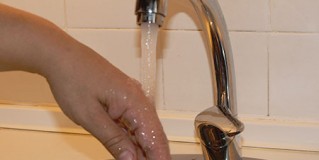 Los retrasos en las obras de suministro imponen restricciones de agua en Segovia capital