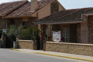 Pancartas contra las NNUU en San Cristóbal.