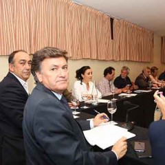 PP: Vázquez se reserva para la Diputación y Postigo “puede ser”