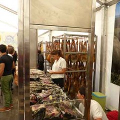III Feria del Jamón en Fernández Ladreda