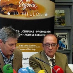 El cochinillo se gradúa y marca gol