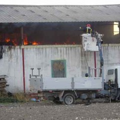 Incendio en una nave industrial en Cuéllar