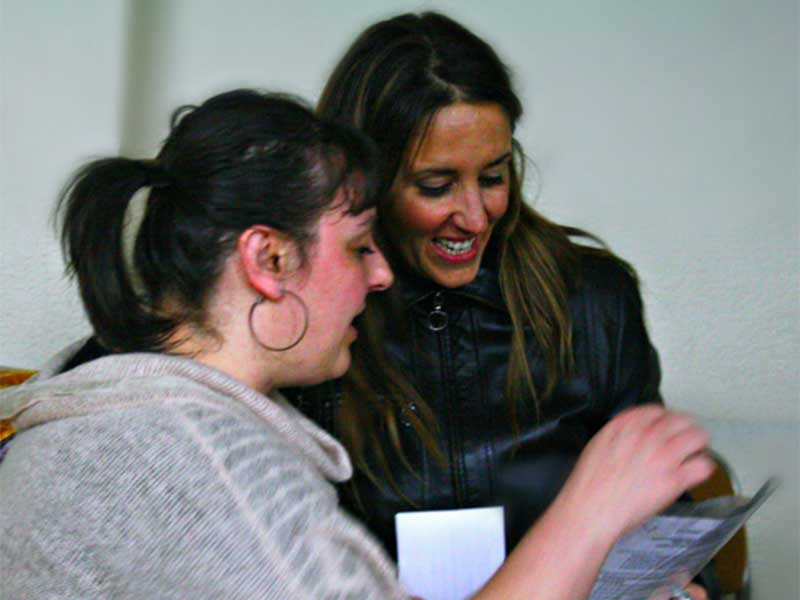 Raquel Fernández, en un encuentro con vecinos de Nueva Segovia.