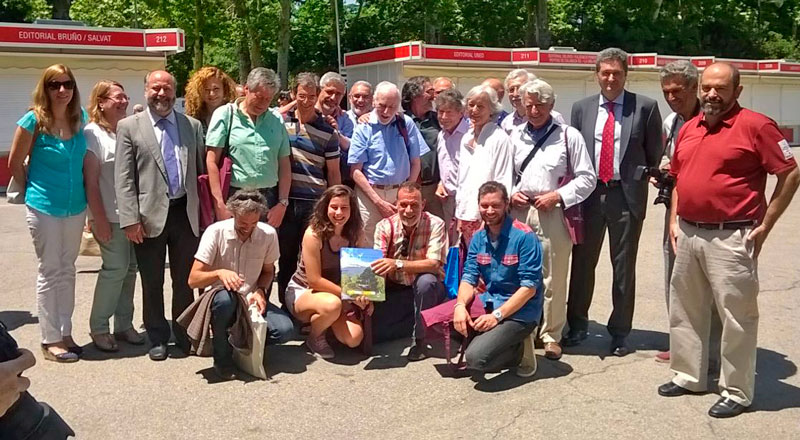 Autores y colaboradores del libro del Parque Nacional del Guadarrama en la Feria del Libro de Madrid 2015.