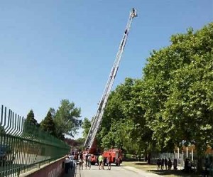 Prueba física en las oposiciones a bombero que el tribunal propone que queden desiertas.