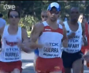 Guerra mantuvo su propio ritmo en la carrera hasta remontar al puesto trece. (Imagen tomada de TVE).