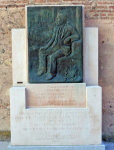 Monumento a la memoria de Juan de Contreras, Marqués de Lozoya, en Segovia.