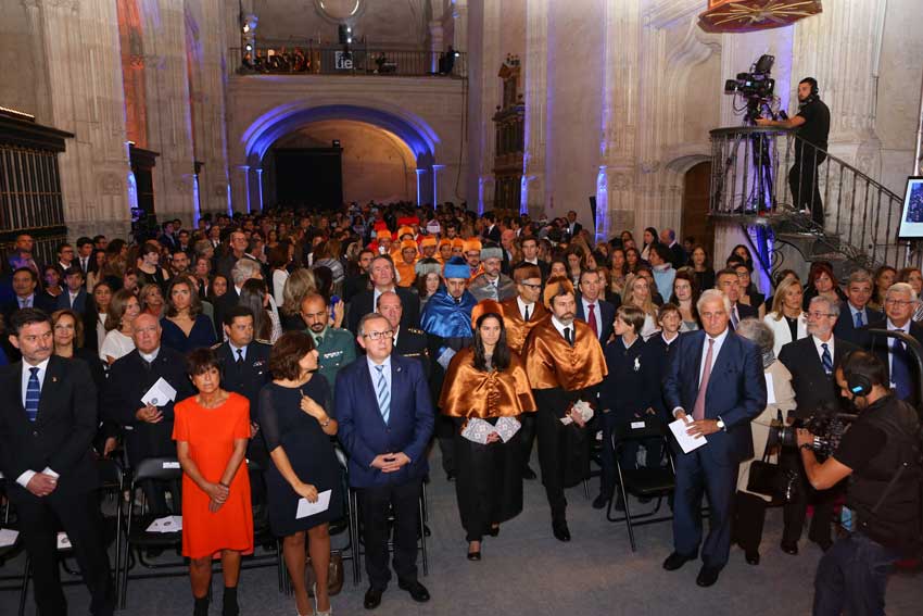 Foto4_entrada_profesores_IEU-(2)