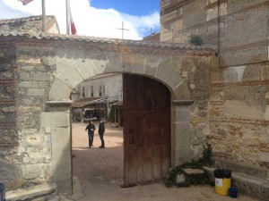 La entrada al set de rodaje en la localización de Marugán.