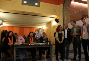 Los miembros de Ciudadanos, siguiendo el recuento durante la noche electoral.