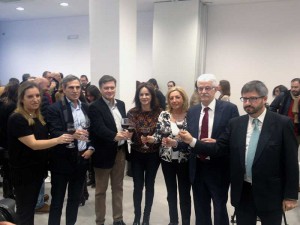 Los representantes del PP en las instituciones brindan por el nuevo año, en la sede municipal.