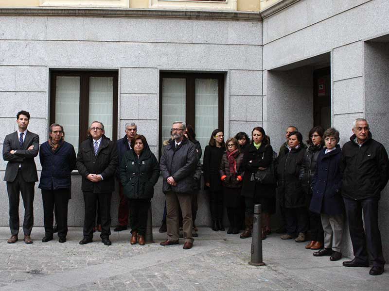 160323-Atentado-Bélgica-Silencio-Junta1(g)