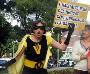 La alcaldesa de Barcelona, antes de serlo, reventando un acto electoral.