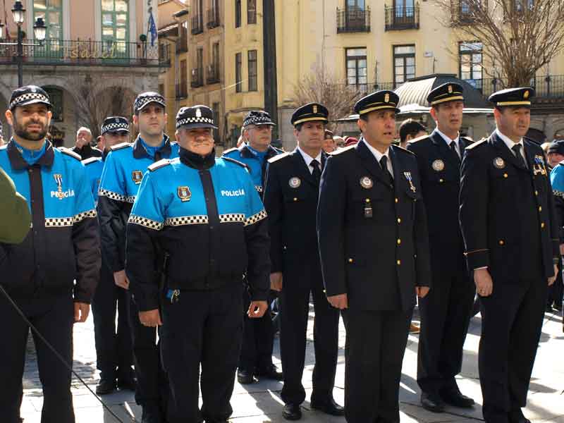 Polic%c3%ada-Local-1.-Fiesta3%28g%29