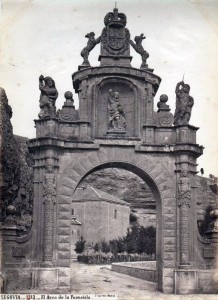 El Arco de la Fuencisla, foto Laurent circa 1873.