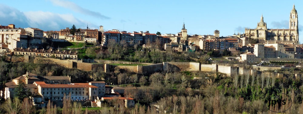 Muralla del recinto histórico de la ciudad de Segovia.