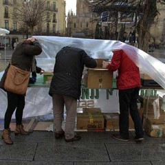 Los libreros batallan contra la lluvia y Villalar con los conflictos laborales