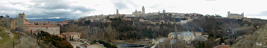 Valle del Eresma con Segovia al fondo.
