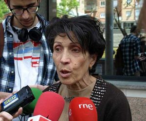 160517-Ana-Sanjosé-firmas1(p)