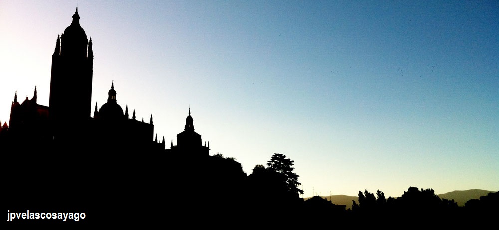 La Hontanilla, Segovia, la Sierra de Guadarrama con Peñalara al fondo.