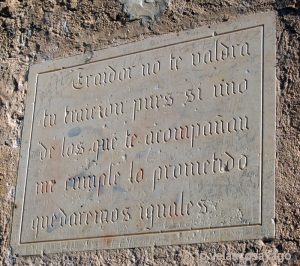 Lapida evocando la leyenda.de la fundación del Monasterio del Parral, Segovia.