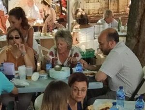 Inconvenientes de llegar el último.