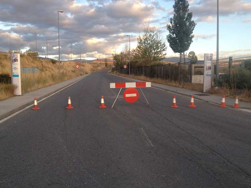La carretera ha quedado cortada a la altura del Centro de Transportes, que pierde el principal acceso a sus instalaciones, desde Hontoria.