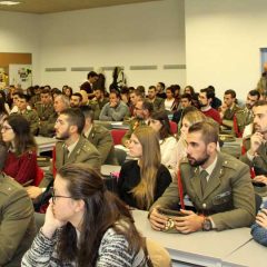 Encuentro sobre valores democráticos y Fuerzas Armadas