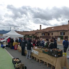 El mercado de productos ecológicos prueba suerte en Carrascalejo