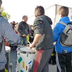 CEIP Peñascal: tambores ‘de guerra’ por el pabellón de nunca acabar