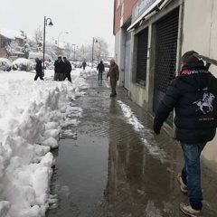 Mi pala quita más nieve que la tuya