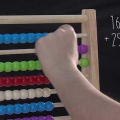 Cuatro palitos verticales y uno cruzado