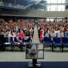 Graduaciones, “última clase” y hora de echar a volar