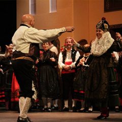 Cien años después, la Alcaldesa de Hontanares vuelve al Juan Bravo