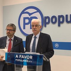 Los senadores salen de caza