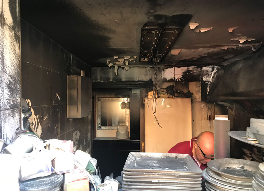 El fuego destruye la cocina del recientemente renovado Bar Correos