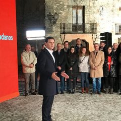 Rivera se hace holograma en Pedraza