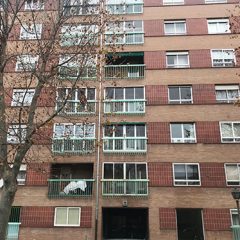 Esquiva ser la víctima de los okupas en el último minuto