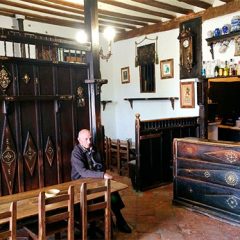 Samantha tiene un plan: recuperar la vieja taberna de Pedraza cerrada en 2015