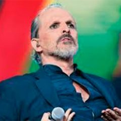 Miguel Bosé y la oveja modorra