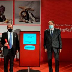 José María recibe el premio Alimentos de España a la Restauración