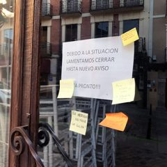 Los hosteleros del futuro llenan de mensajes de apoyo los bares de toda la ciudad