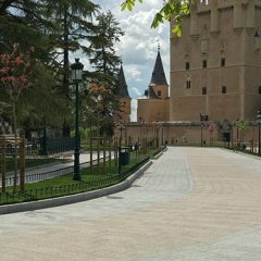 La aecc quiere que se prohíba el tabaco en los jardines del Alcázar y de la Granjaalcázar
