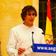 David Llorente, al libro de honor de Segovia