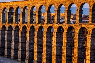 Gobierno, Junta y Ayuntamiento retoman la colaboración para conservar el Acueducto