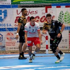 El Viveros Herol recupera el crédito arrollando al Ademar de León