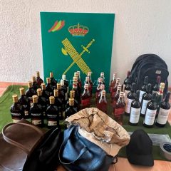 Detenidos en El Espinar por robar botellas de alcohol en tiendas de Valladolid
